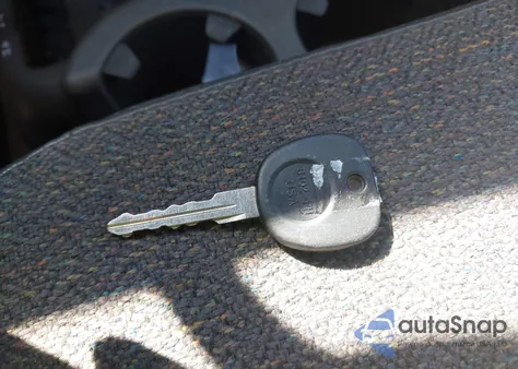 2005 Chevrolet Silverado 1500 Work Truck z USA, uszkodzony, nr VIN 1GCEK14V45Z116171